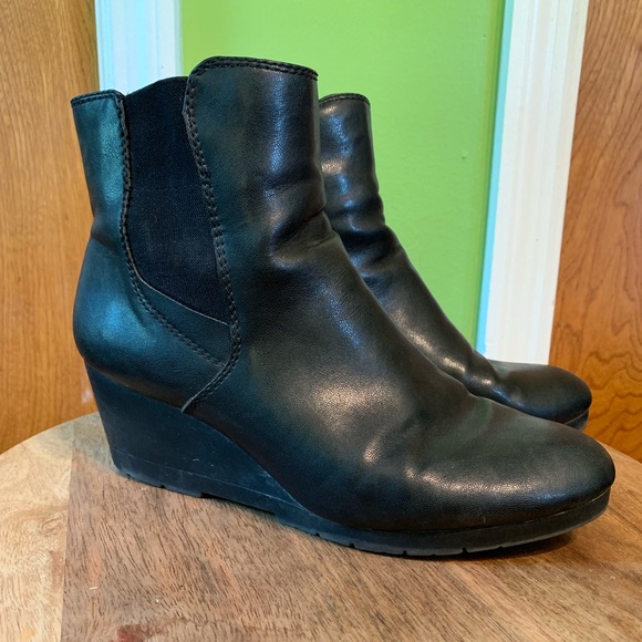 Natural Soul Chelsea Low-heeled Booties - Picture 1 of 8